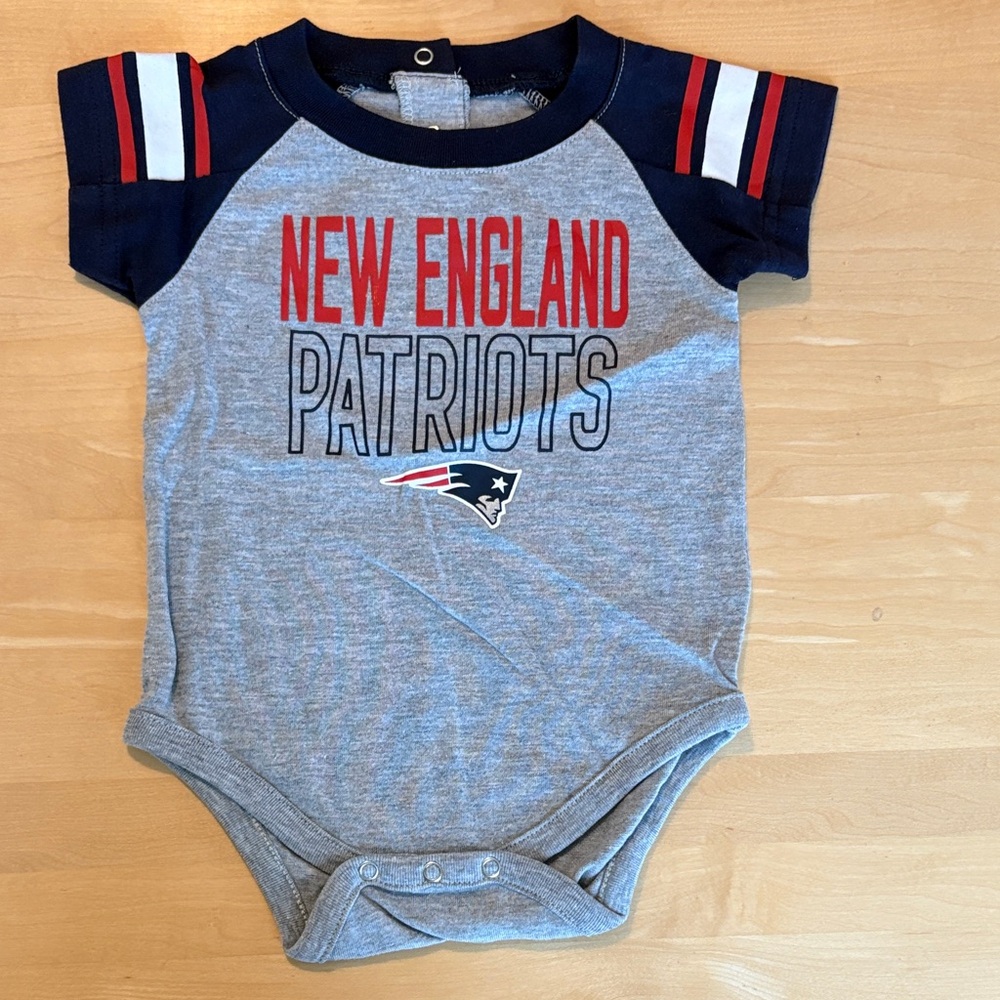 NE Patriots Kids 3 piece bodysuit set